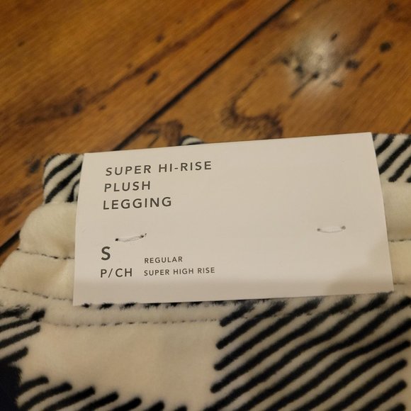 American Eagle Super Hi-Rise Plush Leggings (small) - Picture 4 of 6